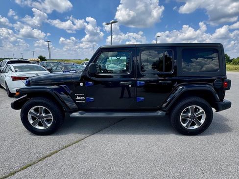 Used 2019 Jeep Wrangler Unlimited Sahara AWD/4WD image 2