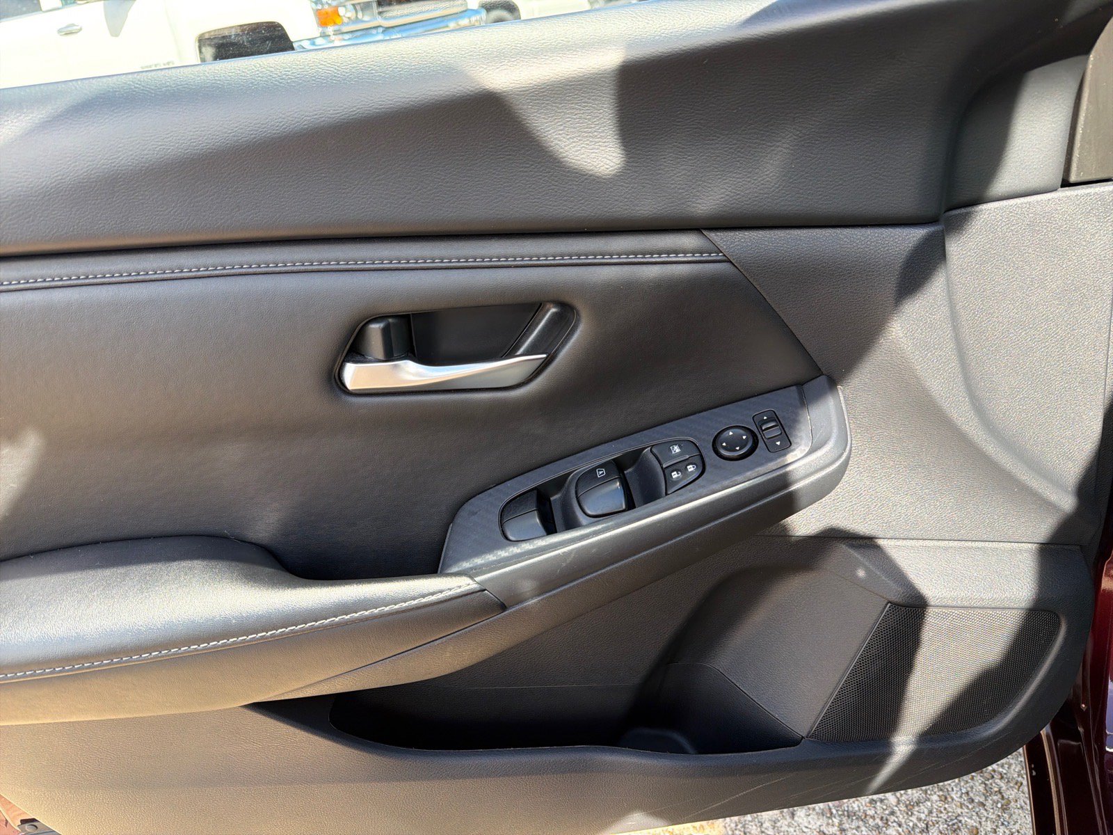 Used 2025 Nissan Sentra SV FWD image 20