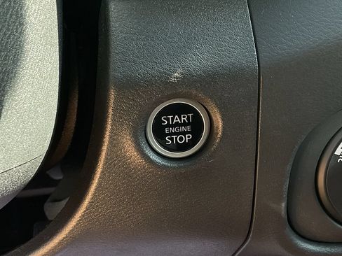 Used 2023 Nissan Frontier PRO-4X w/ Pro Convenience Package AWD/4WD image 28