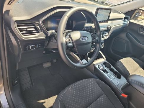 Used 2025 Ford Escape Active w/ Cold Weather Package AWD/4WD image 9