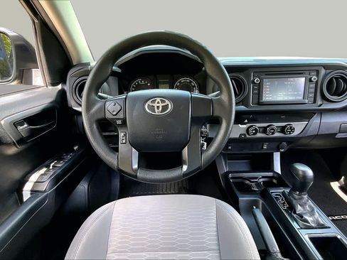 Used 2017 Toyota Tacoma SR w/ SR Convenience Package RWD image 6