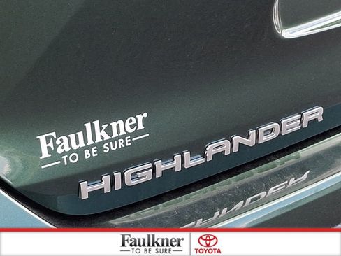 Certified 2025 Toyota Highlander Limited AWD/4WD image 30