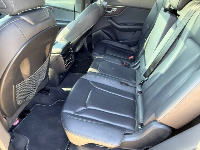 Used 2019 Audi Q8 Prestige w/ Towing Package AWD/4WD image 26