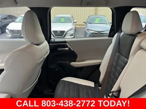 Used 2025 Mitsubishi Outlander SE AWD/4WD image 14