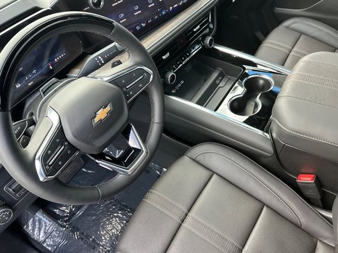 New 2026 Chevrolet Suburban High Country w/ LPO, Illumination Package image 10