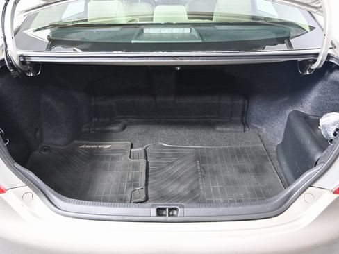 Used 2014 Toyota Camry LE image 16