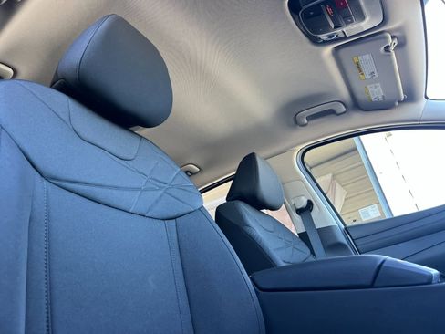 New 2025 Hyundai Tucson SE image 16