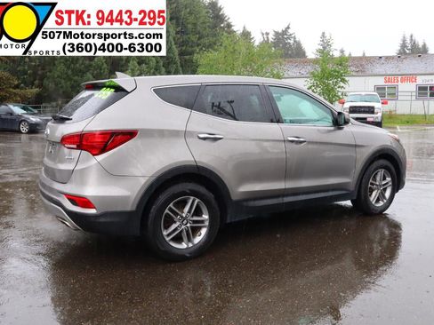 Used 2017 Hyundai Santa Fe Sport FWD image 8