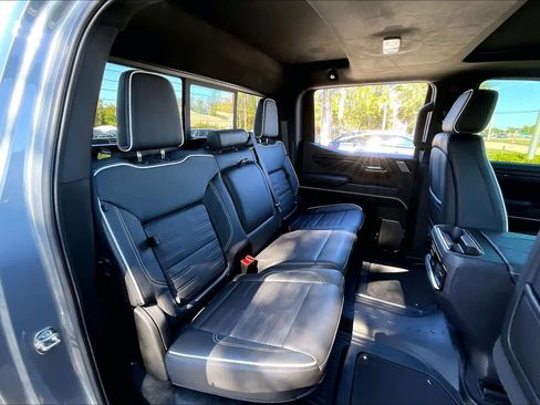 Used 2025 GMC Sierra 1500 AT4X image 20