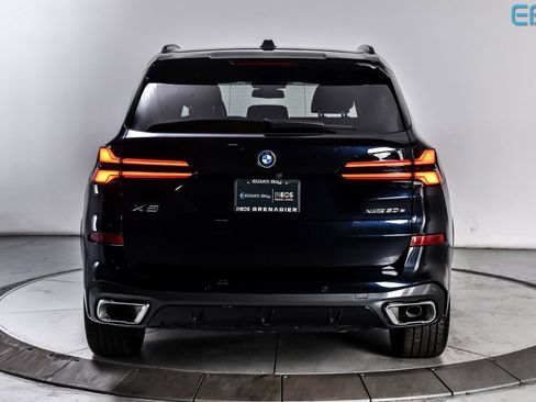 Used 2025 BMW X5 xDrive50e w/ M Sport Package AWD/4WD image 5