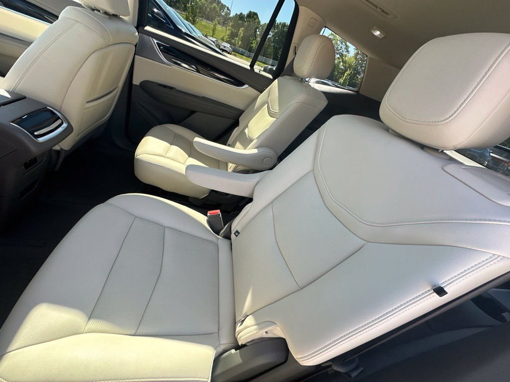 Used 2023 Cadillac XT6 Premium Luxury w/ Technology Package AWD/4WD image 23