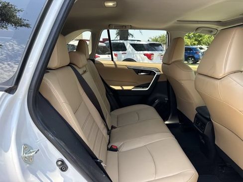 Used 2024 Toyota RAV4 XLE Premium AWD/4WD image 33
