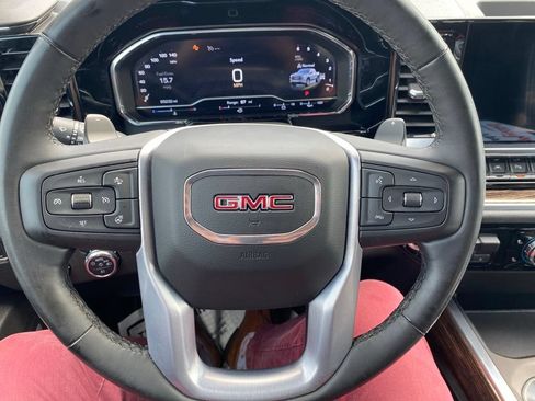 Used 2023 GMC Sierra 1500 Elevation w/ Elevation Premium Package AWD/4WD image 17
