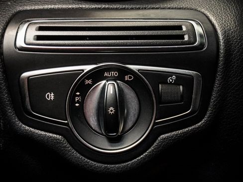 Used 2019 Mercedes-Benz C 300 4MATIC Sedan image 25