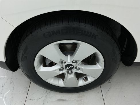 Used 2019 Kia Soul FWD image 47