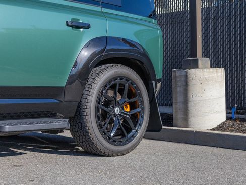 Used 2024 Land Rover Defender 110 V8 image 36