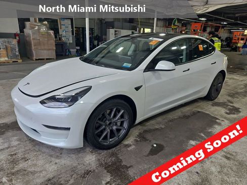 Used 2023 Tesla Model 3 Standard Range RWD image 1