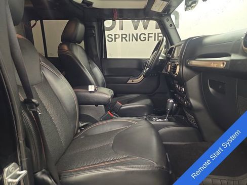 Used 2017 Jeep Wrangler Unlimited Sahara AWD/4WD image 10