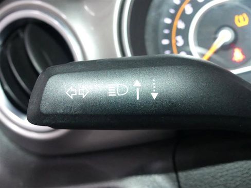 Used 2018 Jeep Wrangler Unlimited Sahara image 32