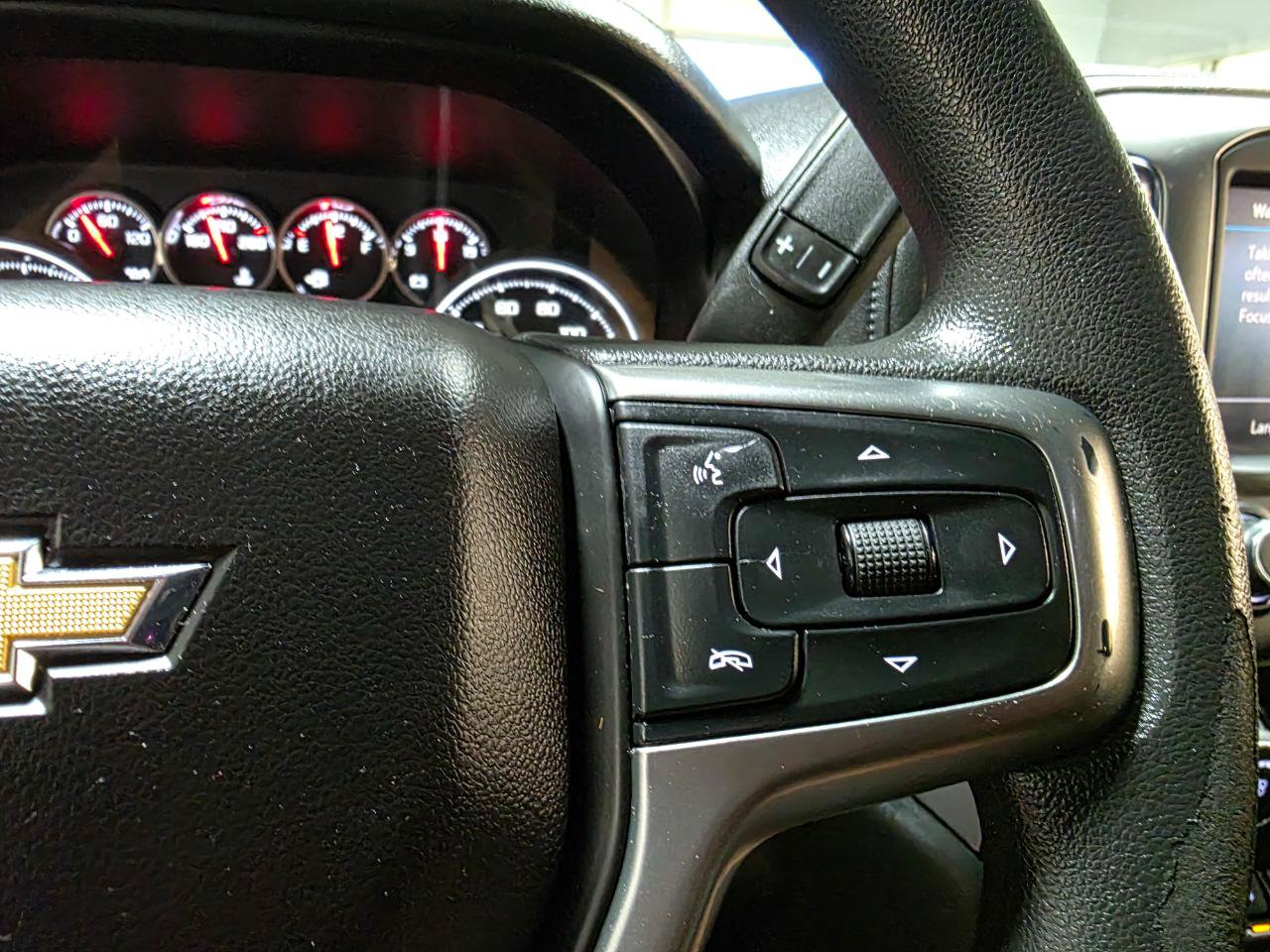 Used 2019 Chevrolet Silverado 1500 LT w/ Trailering Package AWD/4WD image 30