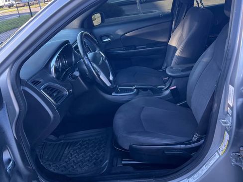 Used 2013 Chrysler 200 Touring image 9