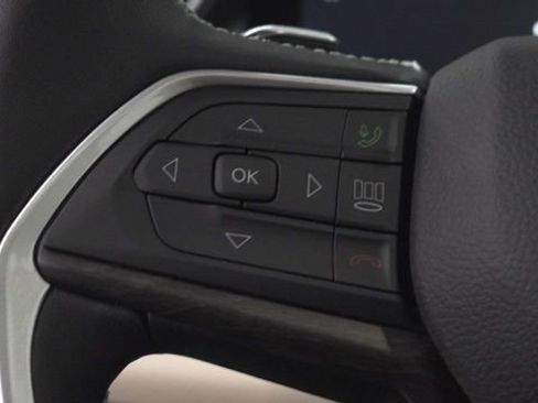 New 2025 Jeep Grand Cherokee L Limited w/ Luxury Tech Group II image 34