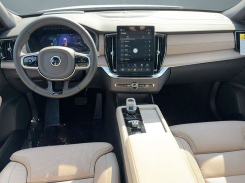 New 2026 Volvo XC90 B6 Ultra w/ Protection Package image 24