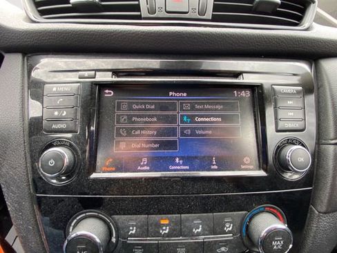 Used 2019 Nissan Rogue S image 24