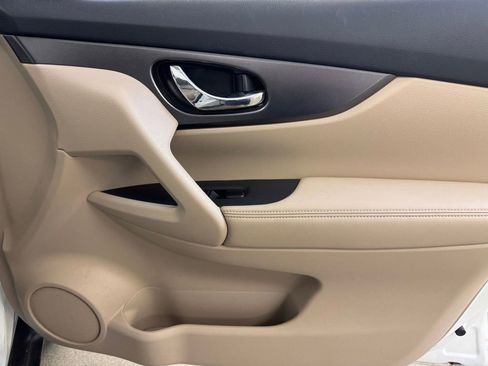 Used 2016 Nissan Rogue S FWD image 30
