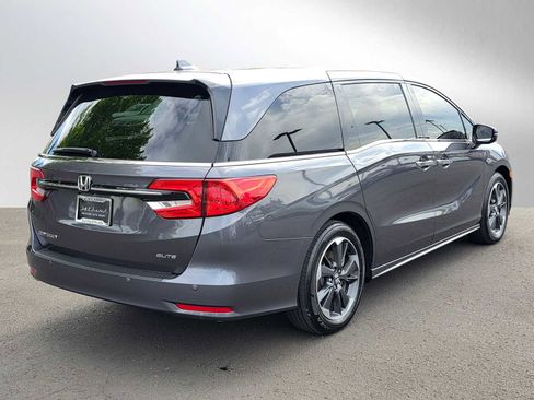 Used 2024 Honda Odyssey Elite image 3