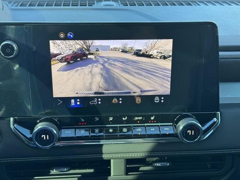 Used 2025 Chevrolet Colorado LT w/ LT Convenience Package image 25