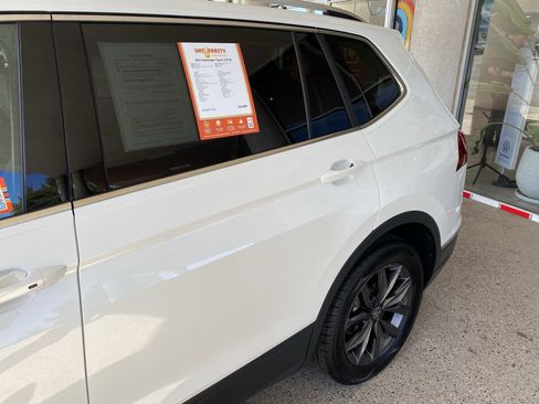 Certified 2023 Volkswagen Tiguan SE w/ Panoramic Sunroof Package image 57