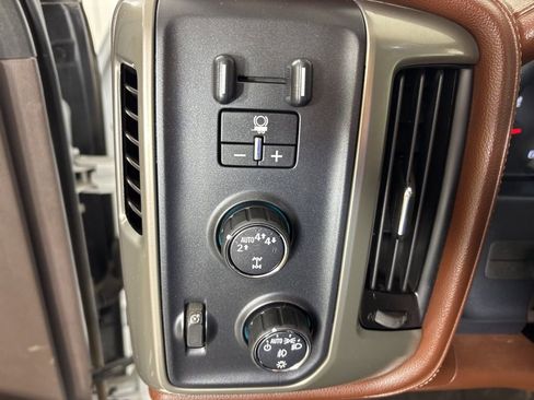 Used 2017 Chevrolet Silverado 1500 High Country image 28