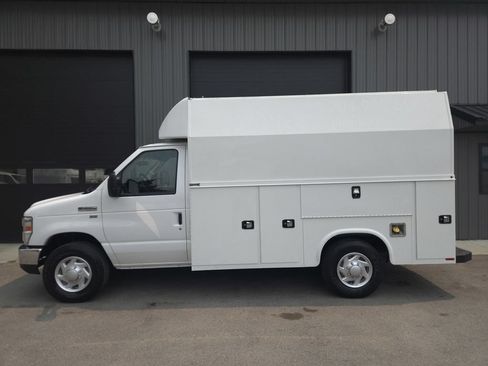 Used 2019 Ford E-350 and Econoline 350 Super Duty w/ Power Windows & Locks Group RWD image 1