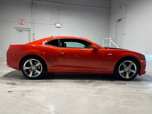 Used 2010 Chevrolet Camaro SS w/ Interior Accent Trim Package image 2