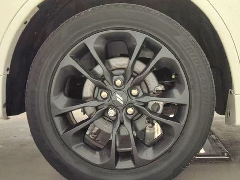 Used 2022 Dodge Durango R/T w/ Blacktop Package AWD/4WD image 23