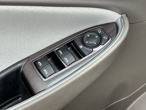 Used 2020 Chevrolet Malibu LT image 12