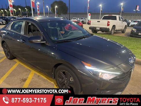 Used 2023 Hyundai Elantra SEL FWD image 1