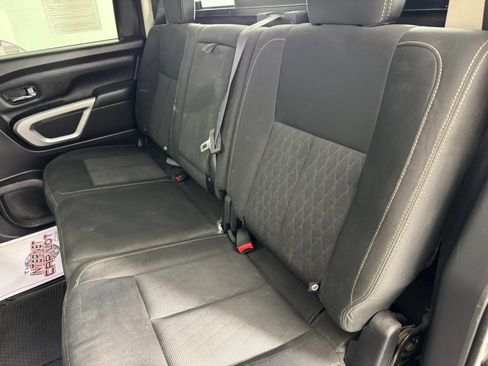 Used 2017 Nissan Titan SV AWD/4WD image 32