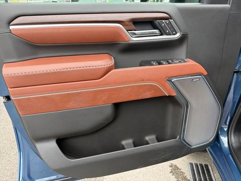 New 2026 GMC Sierra 2500 Denali Ultimate AWD/4WD image 16
