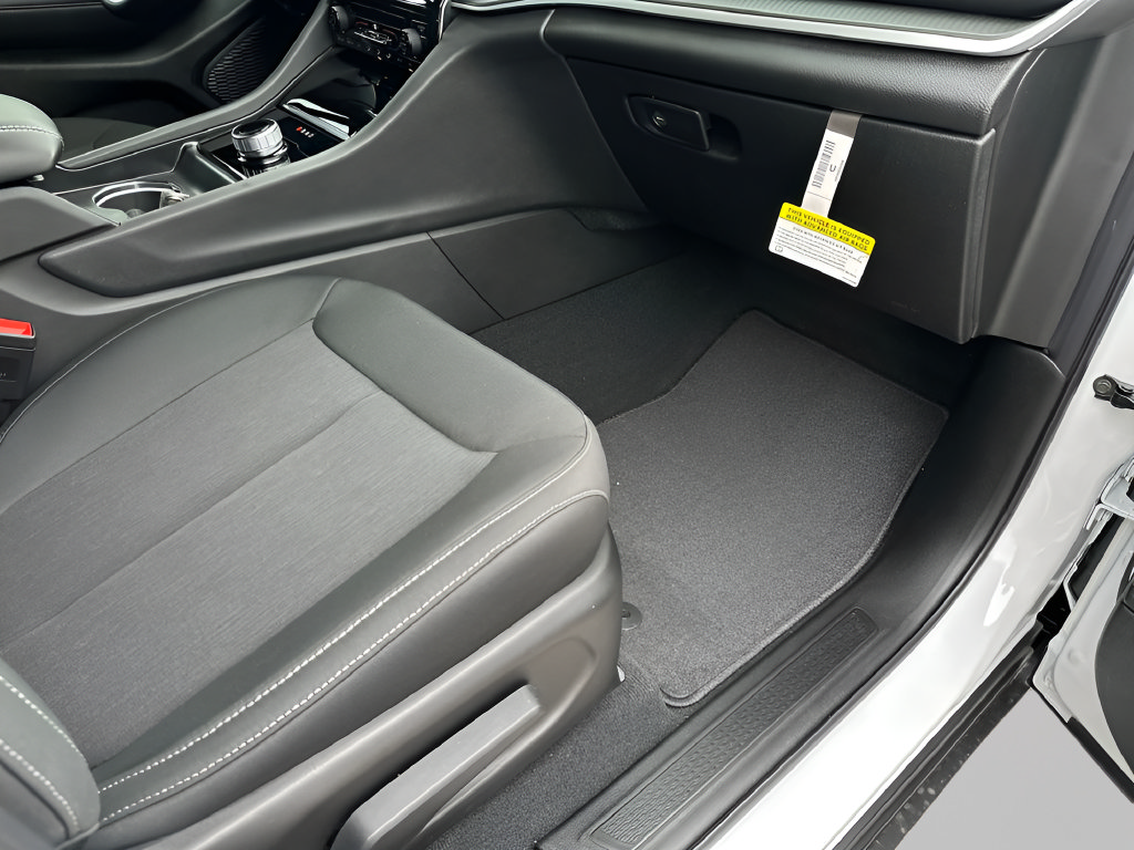 New 2026 Jeep Grand Cherokee Laredo RWD image 35