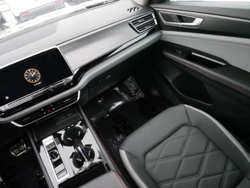 Certified 2024 Volkswagen Atlas Peak Edition SEL image 11