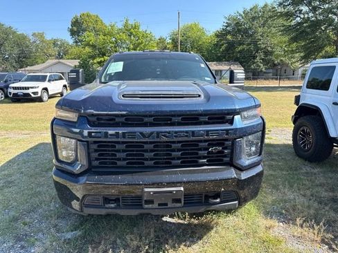 Used 2022 Chevrolet Silverado 2500 Custom w/ Custom Convenience Package AWD/4WD image 2