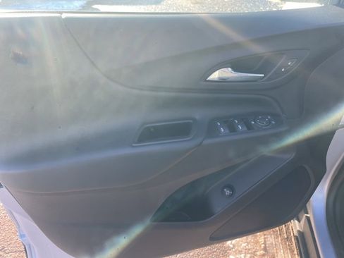Used 2020 Chevrolet Equinox LT w/ Driver Convenience Package image 14