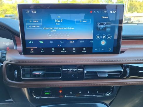 Used 2022 Lincoln Nautilus Reserve image 18