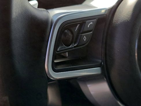 Used 2020 Porsche Macan S image 23