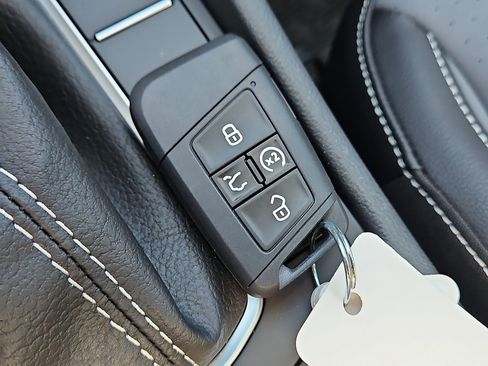 New 2026 Volkswagen Jetta SE image 19