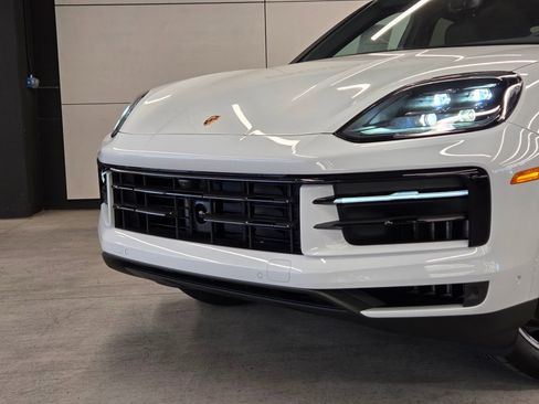 New 2026 Porsche Cayenne Coupe AWD/4WD image 24