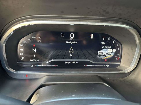 Used 2023 GMC Yukon SLT w/ SLT Luxury Package image 32