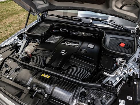 Used 2025 Mercedes-Benz GLS 580 4MATIC image 98